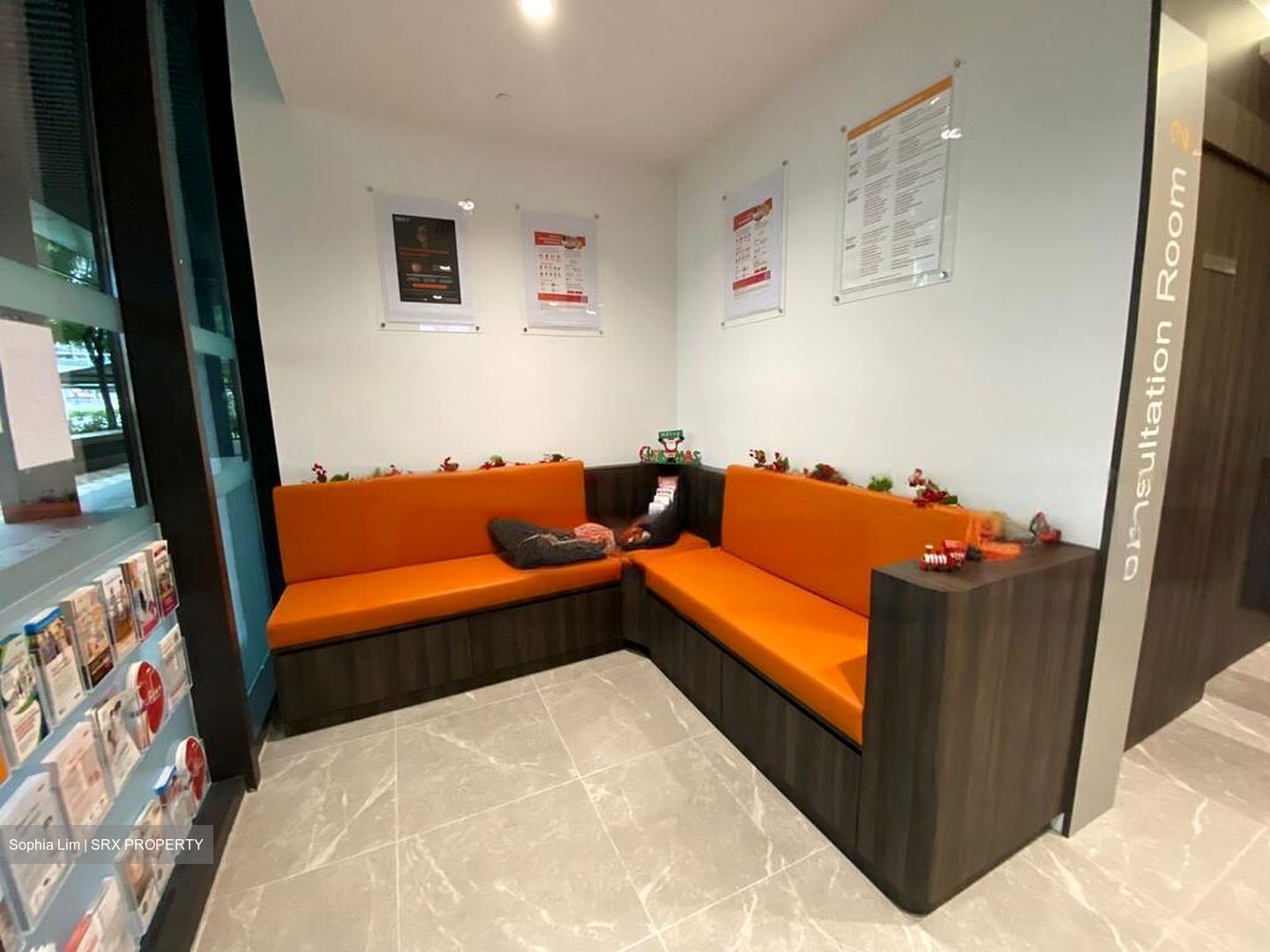 Sennett Estate (D13), Retail #472683761